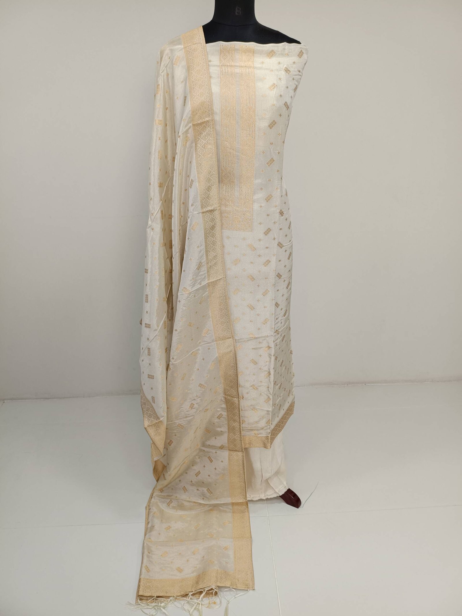 SOFT SILK SUIT