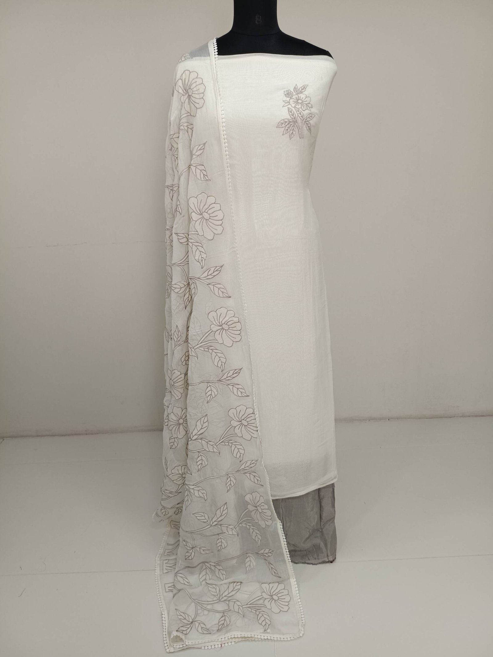 VISCOSE ORGANZA APPLIQUE WORKED SUITS