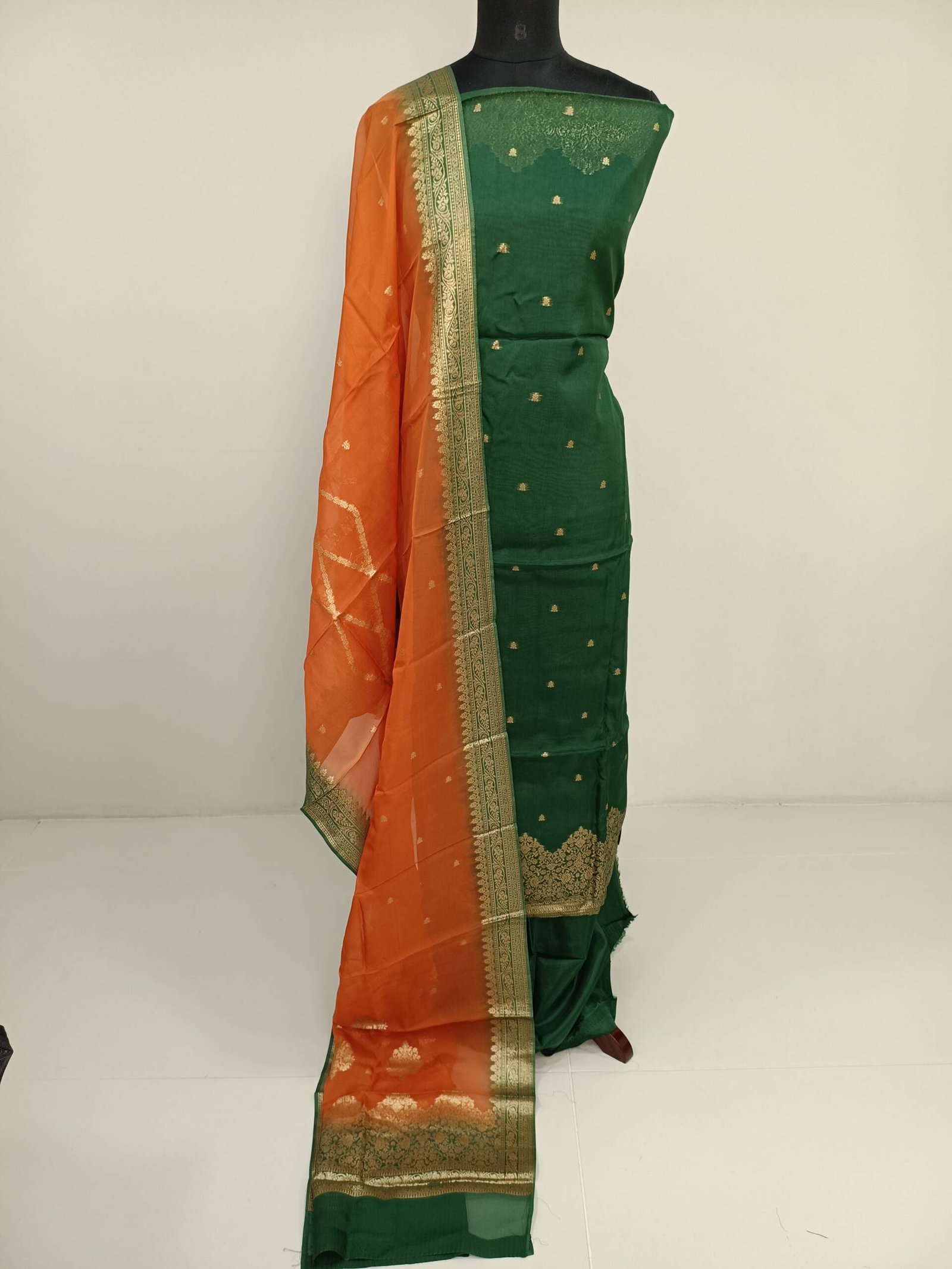 ORGANZA BANARASI WEAVING SUITS