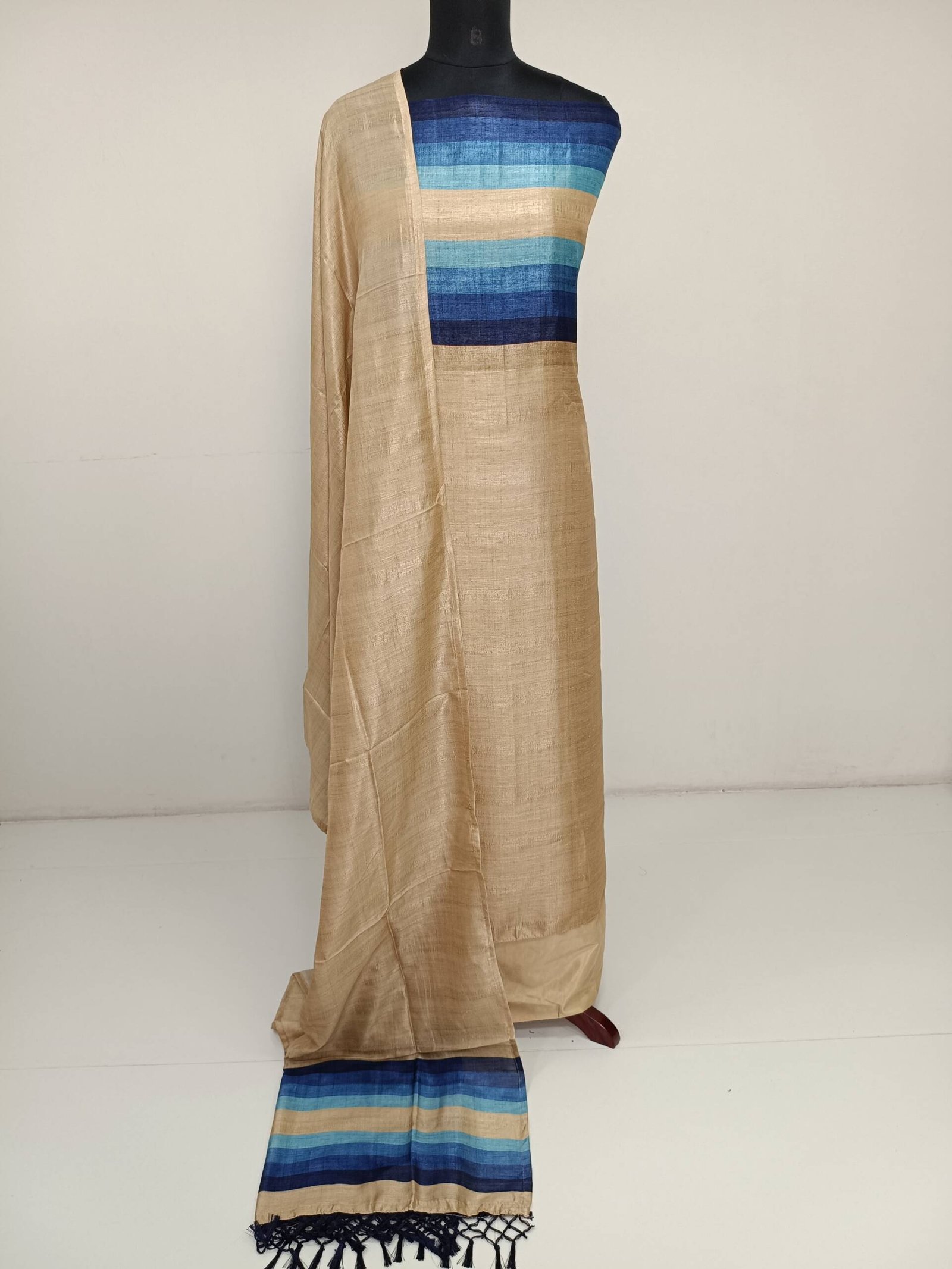 SEMI RAWSILK SUITS