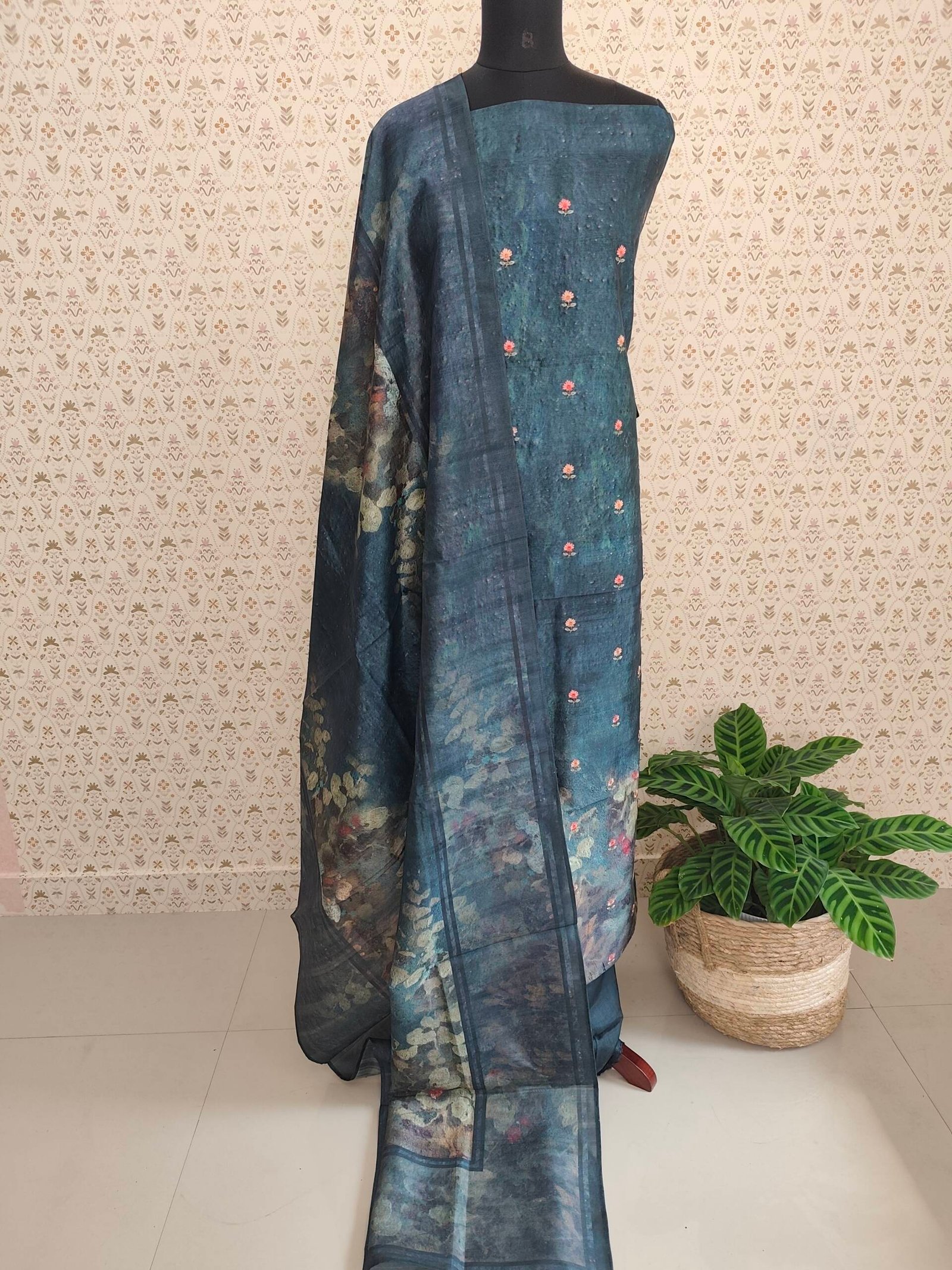 SEMI TUSSER SILK SUITS