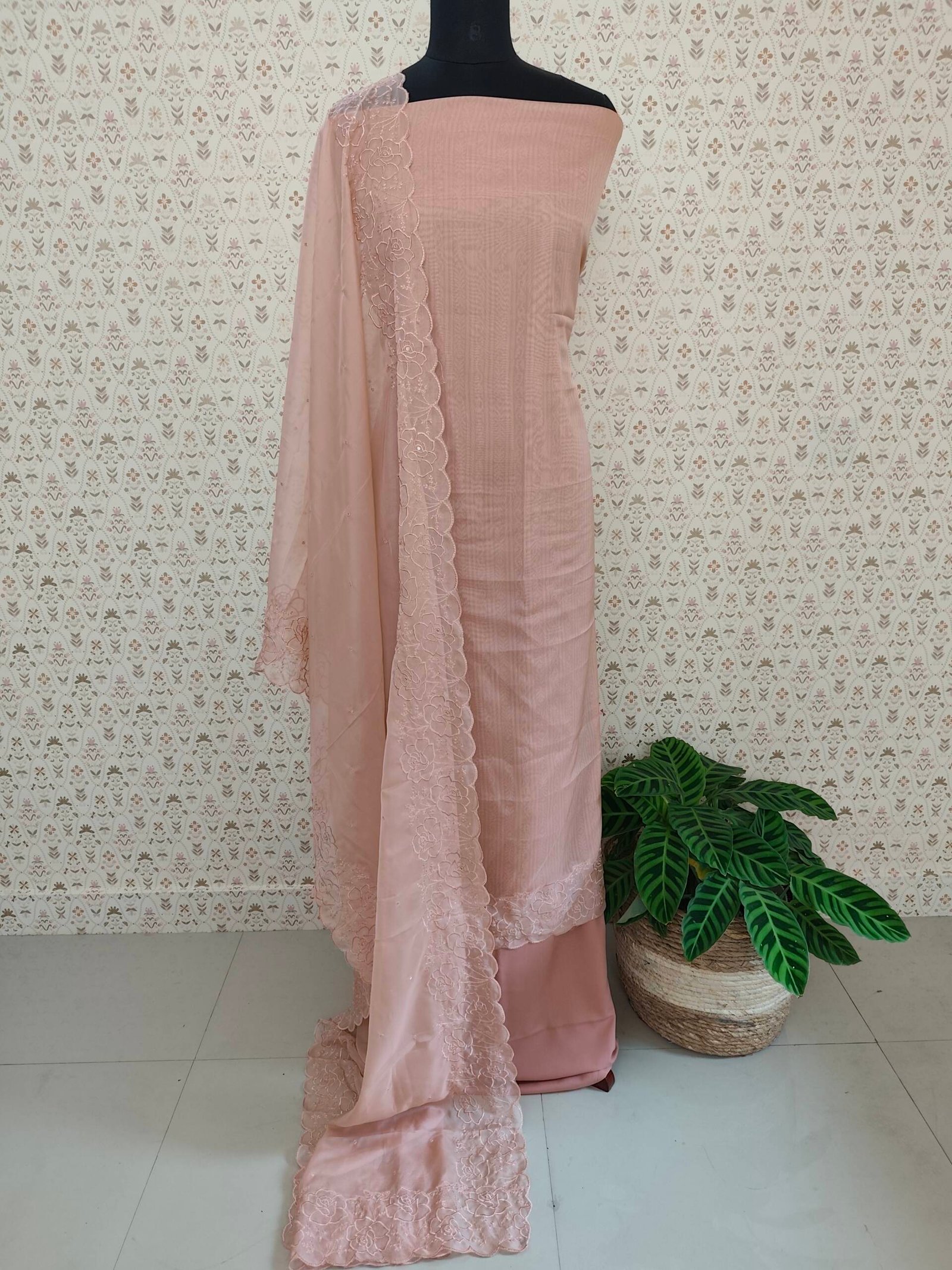 ORGANZA EMBROIDERED SUITS