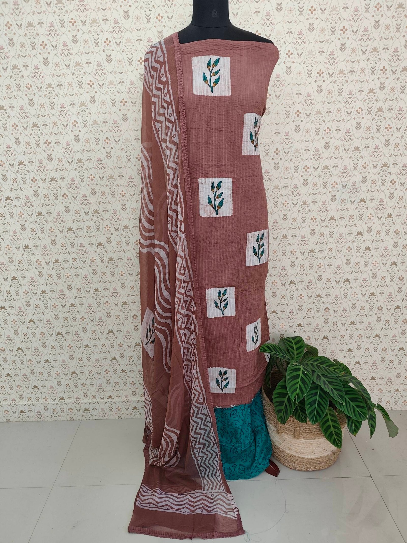 COTTON BATIK PRINTED SALWAR SUIT