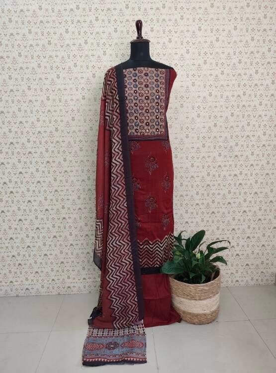 SILK COTTON PRINTED SUITS