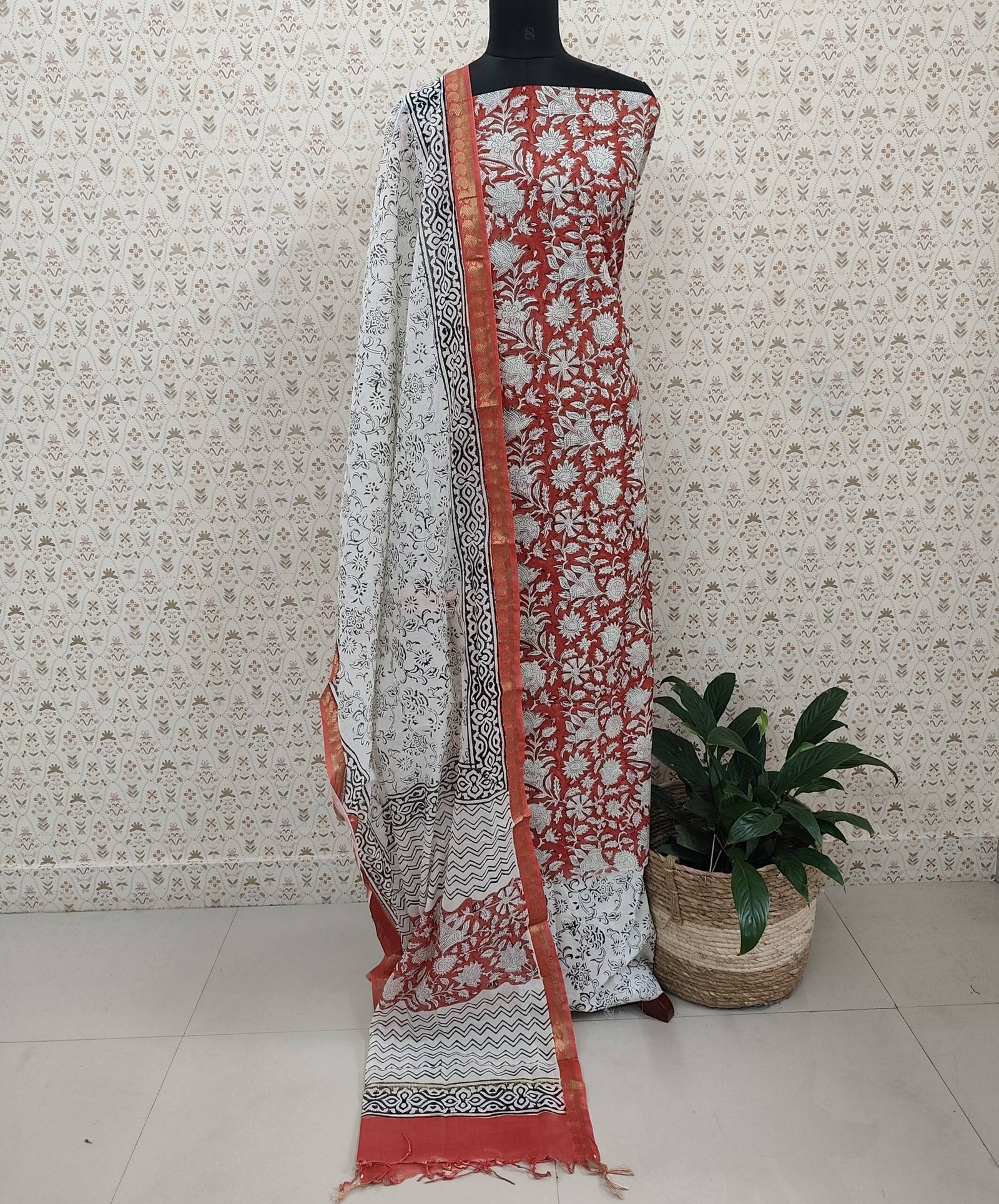 PRINTED COTTON SUITS