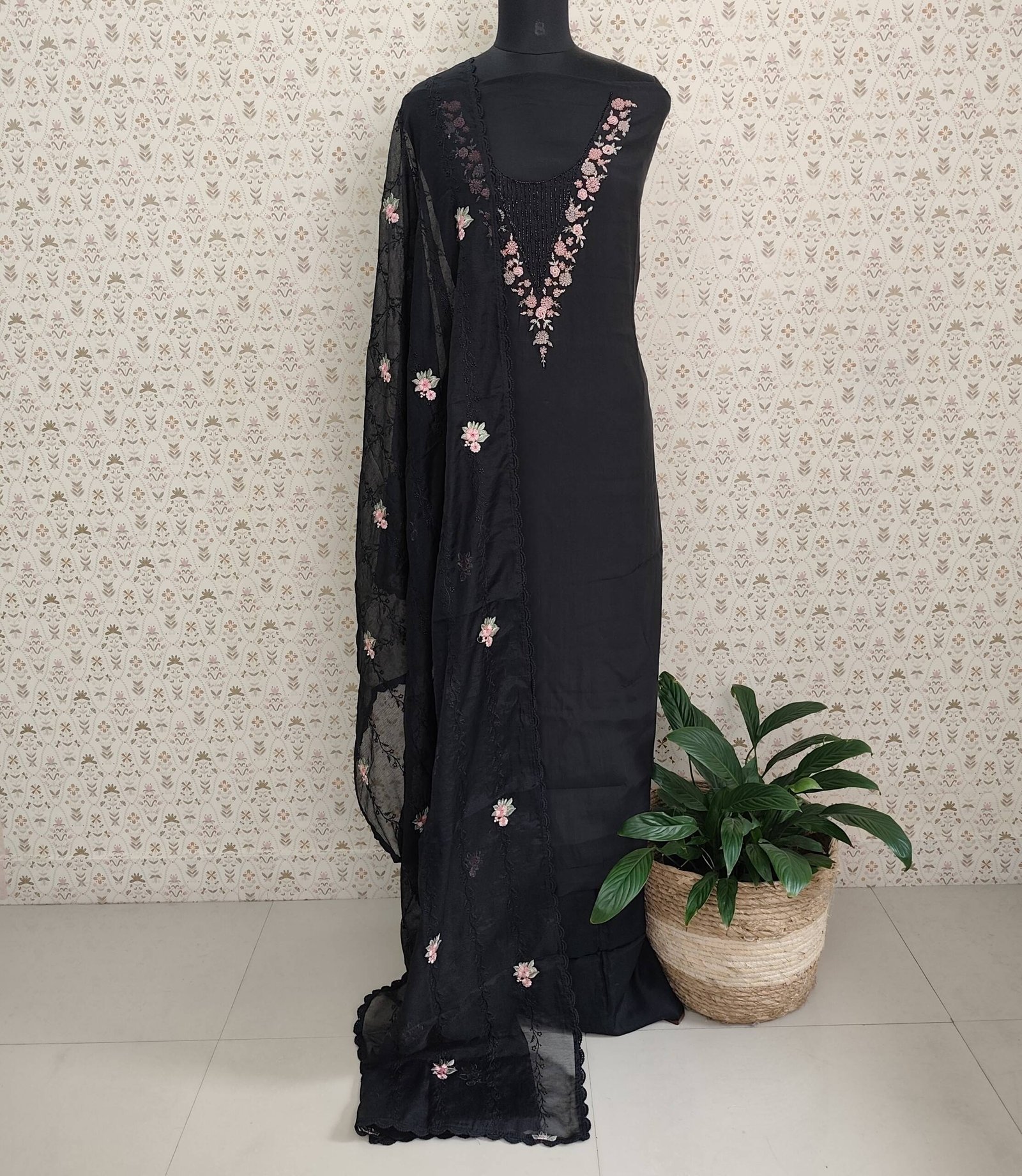 CHNADERI SILK SUITS