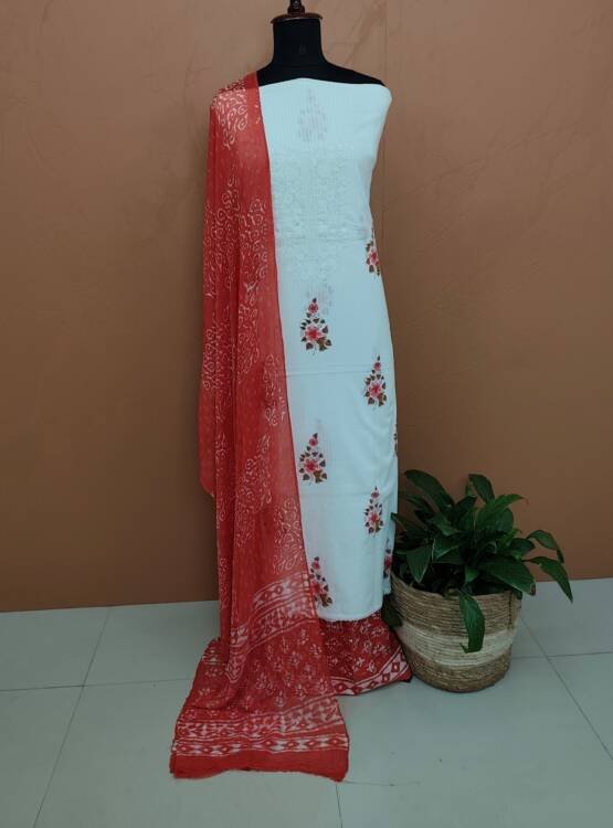 COTTON EMBROIDERED SUITS-43653