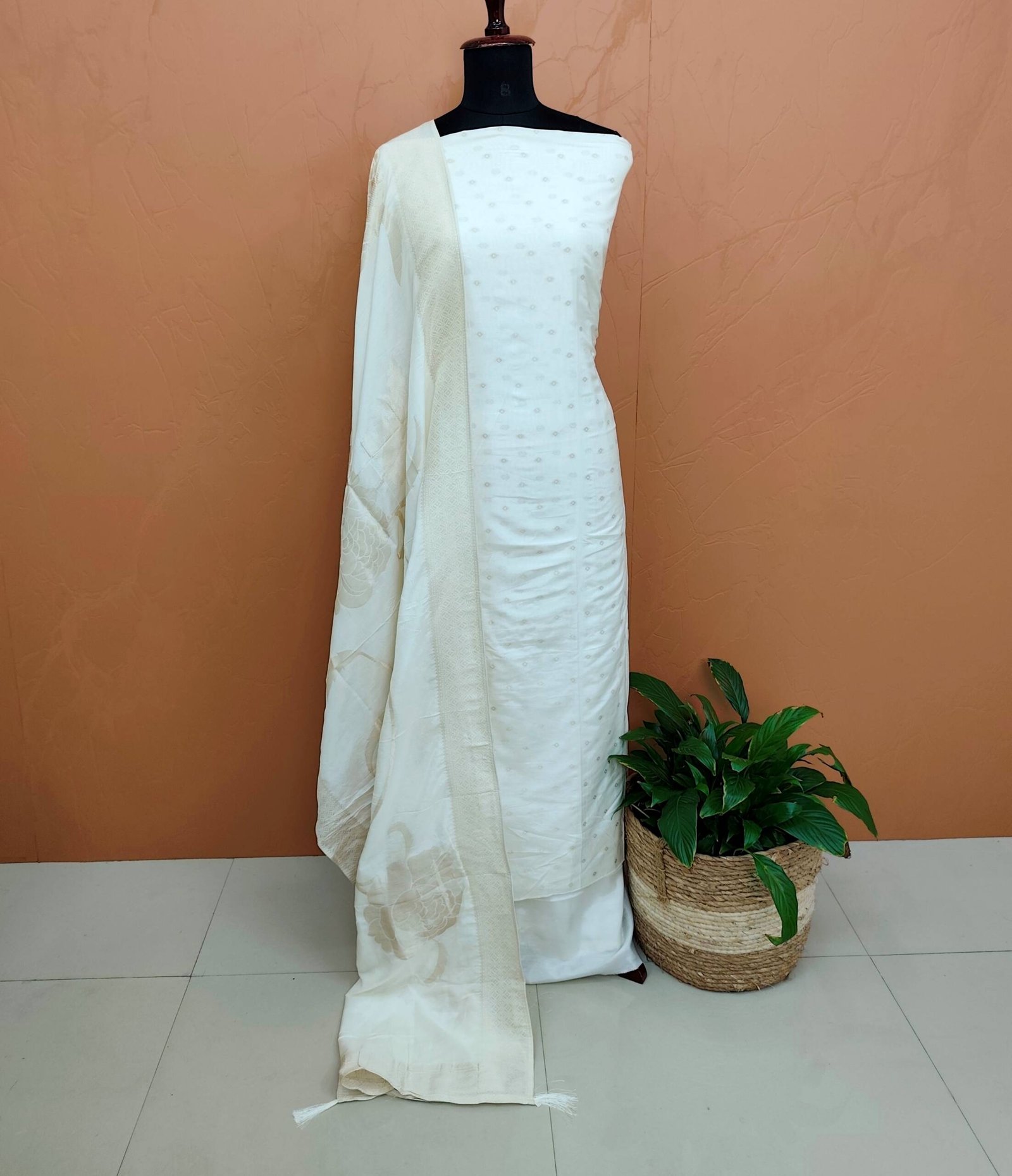 SOFT SILK BANARASI SUITS  43738