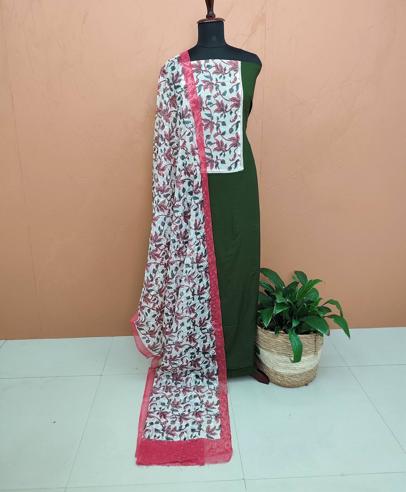 COTTON EMBROIDERED SUITS-43658
